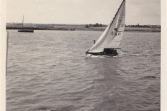 Dinghy_Race_on_River_Crouch_1___at_Hullbridge___1950s_60s